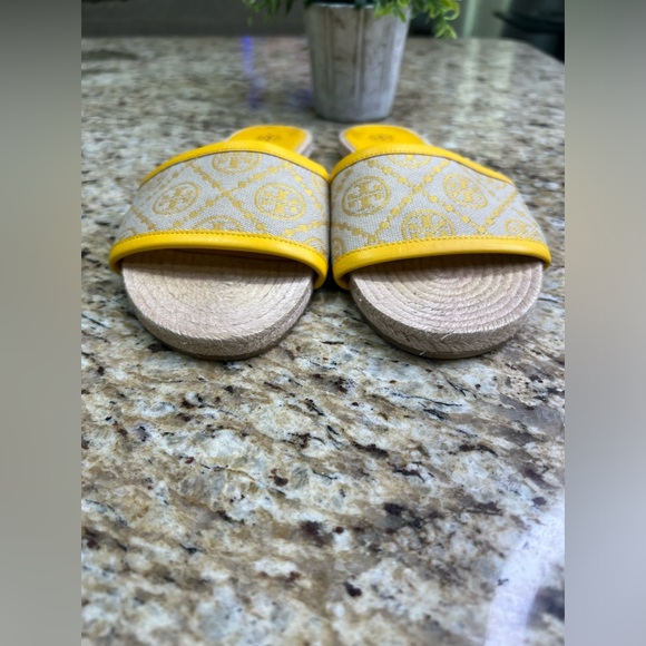 Tory Burch T Monogram Yellow Espadrille Slides 7.5M. - Picture 4 of 10